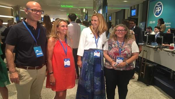 José Suárez, Elena Samaniego, Ana Beltrán y Amaia Zarranz. José Suárez, Elena Samaniego, Ana Beltrán y Amaia Zarranz.