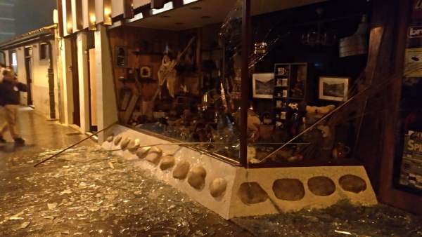 Comerio afectado por la explosión. Comerio afectado por la explosión.