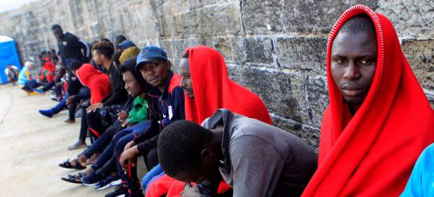 Inmigrantes rescatados en aguas del Estrecho.