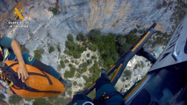 Uno de los rescates de la Guardia Civil en los que intervino el helicóptero Uno de los rescates de la Guardia Civil en los que intervino el helicóptero