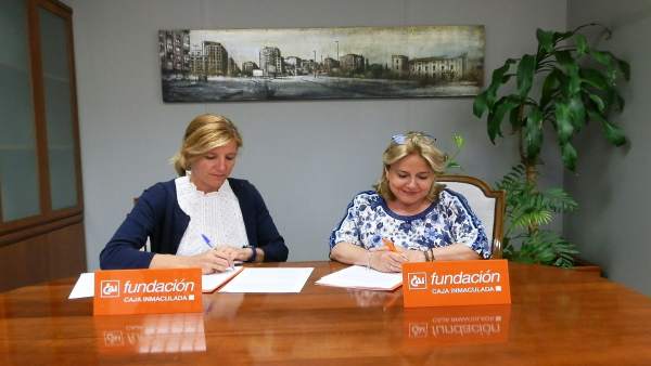 Firma del nuevo acuerdo entre Fundación CAI y CAI Deporte Adaptado. Firma del nuevo acuerdo entre Fundación CAI y CAI Deporte Adaptado.