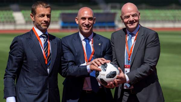 Aleksander Ceferin, Luis Rubiales y Gianni Infantino Aleksander Ceferin, Luis Rubiales y Gianni Infantino