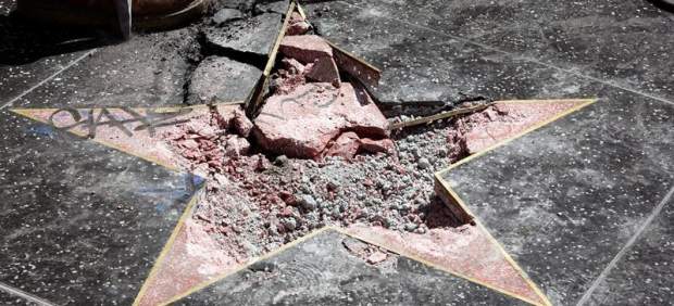 Destrozan la estrella de Trump en Hollywood