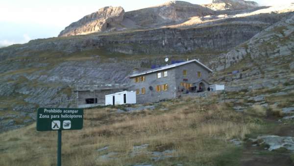 Refugio De Góriz, En El Pirineo De Huesca Refugio De Góriz, En El Pirineo De Huesca