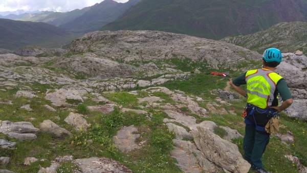 El senderista falleció cuando practicaba deporte en el Ibón de Estanés El senderista falleció cuando practicaba deporte en el Ibón de Estanés