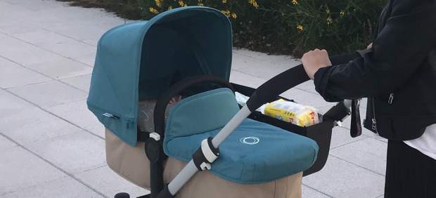 Una madre, con su hijo recién nacido