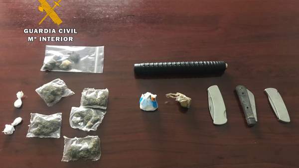 Droga y armas intervenidas Droga y armas intervenidas
