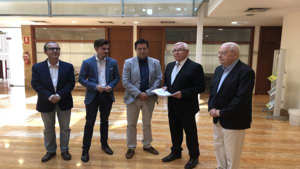 Molina, junto a Ros y Bachero, acompañados de Cobacho y Molina Molina, junto a Ros y Bachero, acompañados de Cobacho y Molina