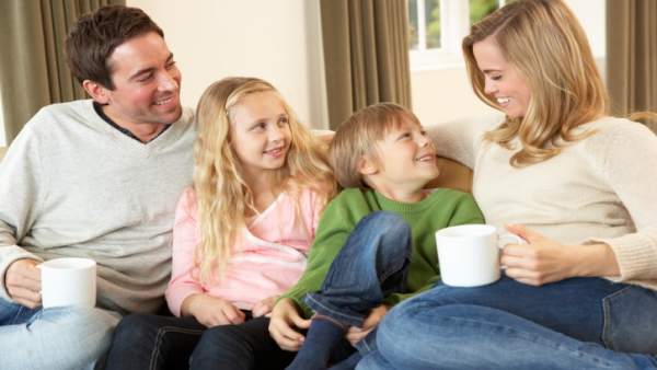 El aprendizaje en familia favorece el bilingüismo El aprendizaje en familia favorece el bilingüismo