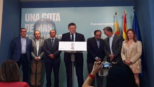 Puig comparece ante los medios junto a los agentes sociales Puig comparece ante los medios junto a los agentes sociales