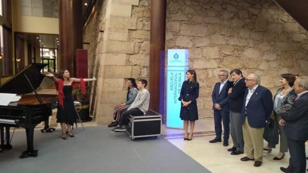 Verónica Gutiérrez interpreta a la Novena Sinfonía. Verónica Gutiérrez interpreta a la Novena Sinfonía.