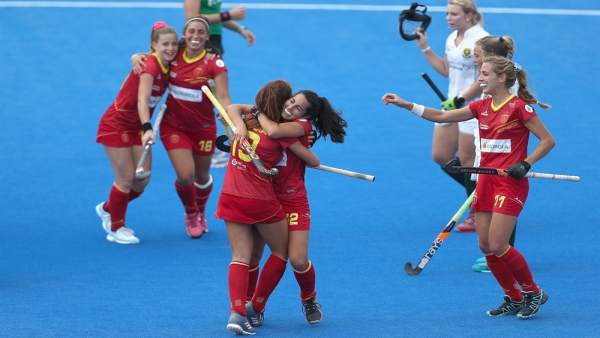 La jugadoras de la selección española de hockey hierba celebran uno de sus goles La jugadoras de la selección española de hockey hierba celebran uno de sus goles