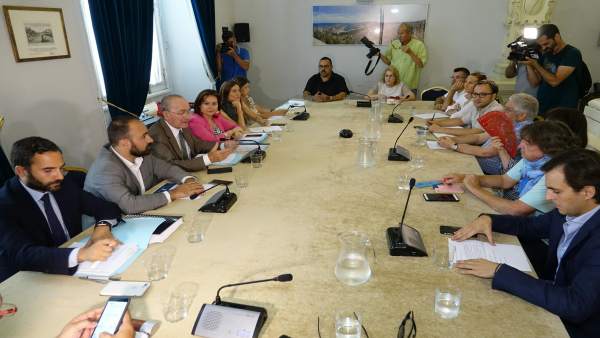 Encuentro del Ayuntamiento sobre comportamientos incívicos Encuentro del Ayuntamiento sobre comportamientos incívicos