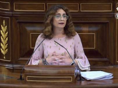 Montero critica la postura de "trinchera" contra la senda de déficit