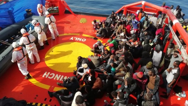 Inmigrantes rescatados de pateras Inmigrantes rescatados de pateras