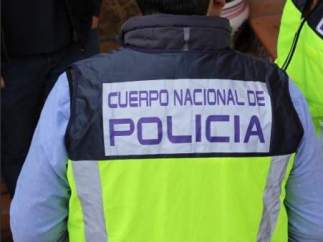 Un agente de la Policía Nacional