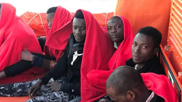 Migrantes rescatados de dos pateras en el Estrecho Migrantes rescatados de dos pateras en el Estrecho