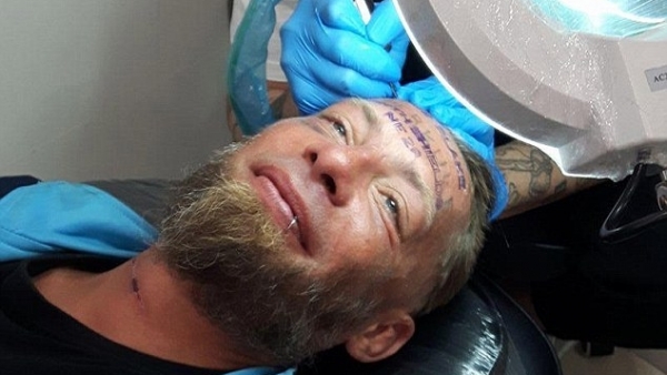 Tatuaje en la frente Tatuaje en la frente