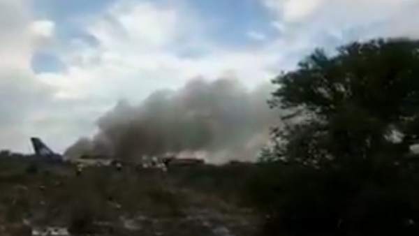 Un avión se estrella en Durango (México) Un avión se estrella en Durango (México)