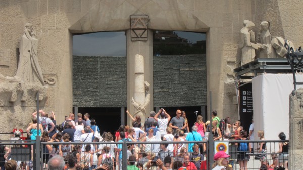 Turistas en la Sagrada Família Turistas en la Sagrada Família