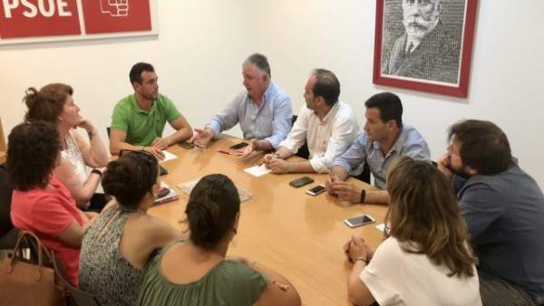 PSOE pide a la Junta un estudio de la A-483 para aumentar su capacidad. PSOE pide a la Junta un estudio de la A-483 para aumentar su capacidad.