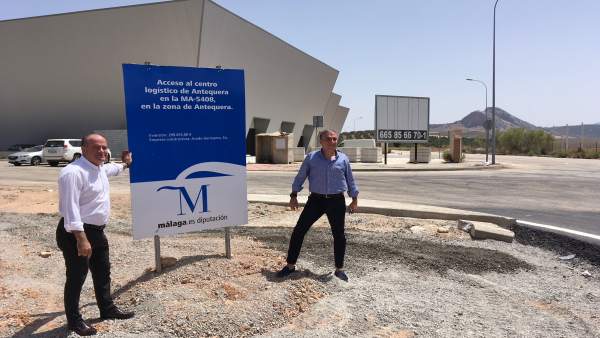 Elías Bendodo presidente Diputación y Manuel Barón alcalde de Antequera Elías Bendodo presidente Diputación y Manuel Barón alcalde de Antequera