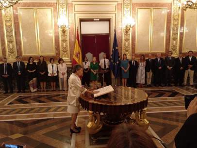 Rosa María Mateo, en el momento de prometer el cargo como administradora de RTVE