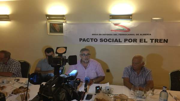 Rueda de prensa de la Mesa del Ferrocarril Rueda de prensa de la Mesa del Ferrocarril