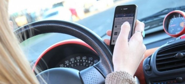 Con el móvil al volante