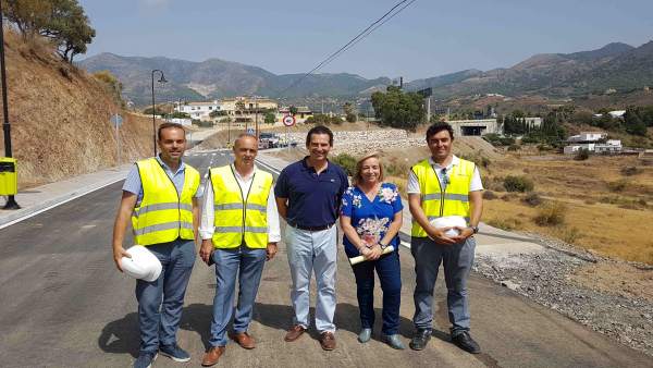 La edil de Urbanismo visita las obras de conexión con la A7 La edil de Urbanismo visita las obras de conexión con la A7