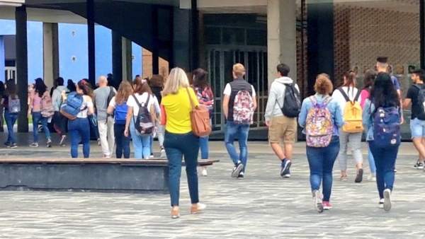 Educació obri el termini per a demanar les beques salari del curs 2018-2019 Educació obri el termini per a demanar les beques salari del curs 2018-2019