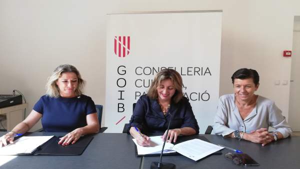 Consellera de Cultura, Fanny Tur y presidenta de Fundatur, MªJosé Hidalgo Consellera de Cultura, Fanny Tur y presidenta de Fundatur, MªJosé Hidalgo