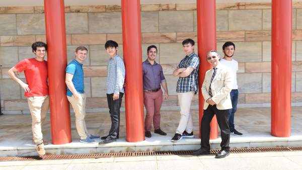 Jóvenes seleccionados para concurso de piano Jóvenes seleccionados para concurso de piano