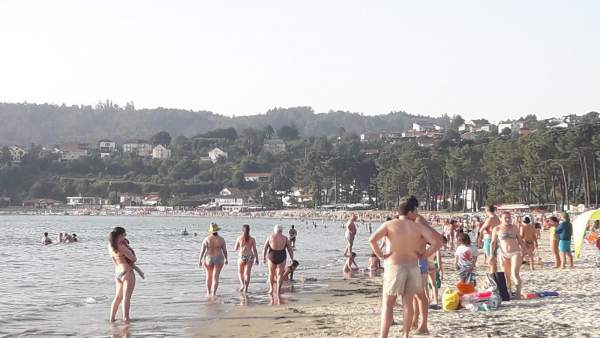Bañistas, playa, sol, calor, temperaturas altas Bañistas, playa, sol, calor, temperaturas altas