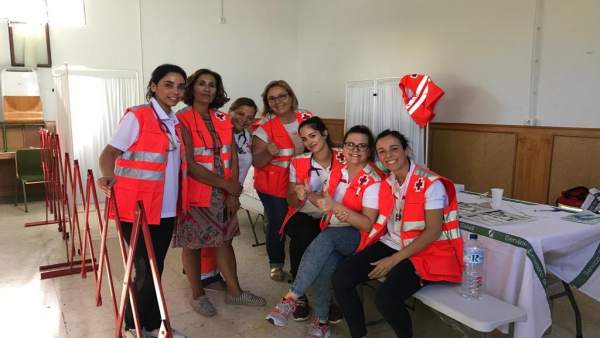Voluntarias de Cruz Roja en el centro de acogida de migrantes de Mérida Voluntarias de Cruz Roja en el centro de acogida de migrantes de Mérida