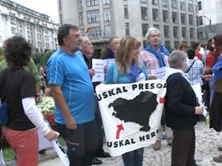 Protesta a favor del acercamiento de presos etarras
