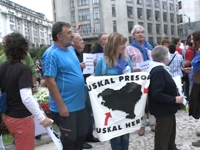 Protesta a favor del acercamiento de presos etarras