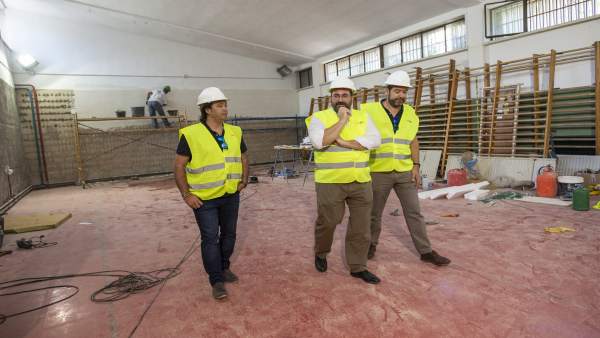 El delegado de Educación, Germán González, visita el centro IES Cartuja El delegado de Educación, Germán González, visita el centro IES Cartuja
