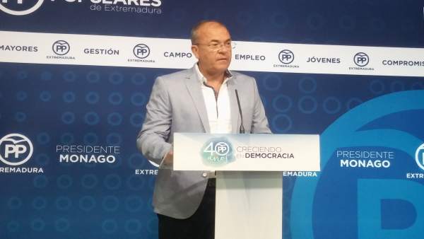 El presidente del PP, José Antonio Monago, en rueda de prensa en Mérida El presidente del PP, José Antonio Monago, en rueda de prensa en Mérida