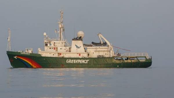 Barco Esperanza, de Greenpeace Barco Esperanza, de Greenpeace
