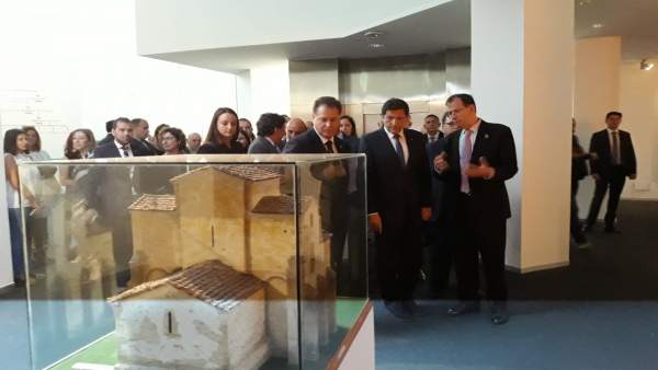 JAVIER FERNÁNDEZ, PRESIDENTE DEL PRINCIPADO, EN SU VISITA A LA FIDMA JAVIER FERNÁNDEZ, PRESIDENTE DEL PRINCIPADO, EN SU VISITA A LA FIDMA