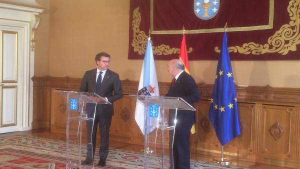 Feijóo y el delegado del Gobierno en Galicia, Javier Losada, en rueda de prensa Feijóo y el delegado del Gobierno en Galicia, Javier Losada, en rueda de prensa