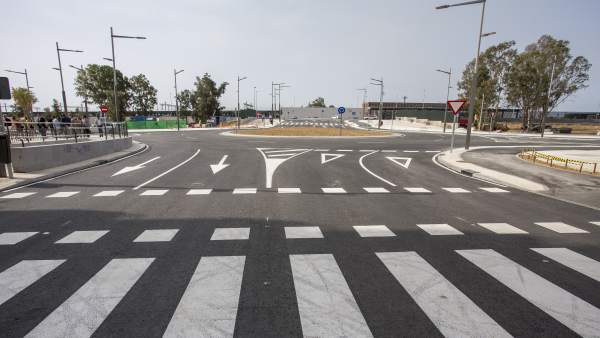Puesta en servicio la nueva rotonda de conexión de la estación de trenes. Puesta en servicio la nueva rotonda de conexión de la estación de trenes.