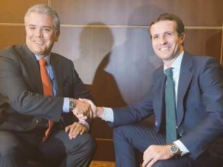 Casado y el nuevo presidente de Colombia, Iván Duque.