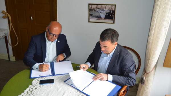 Román Rodríguez y José Manuel Baltar firman un convenio Román Rodríguez y José Manuel Baltar firman un convenio