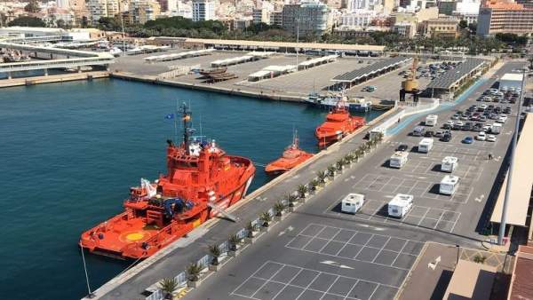 Salvamento en el Puerto de Almería Salvamento en el Puerto de Almería