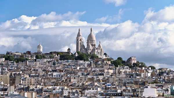 Vista sobre el barrio Montmartre en París Vista sobre el barrio Montmartre en París