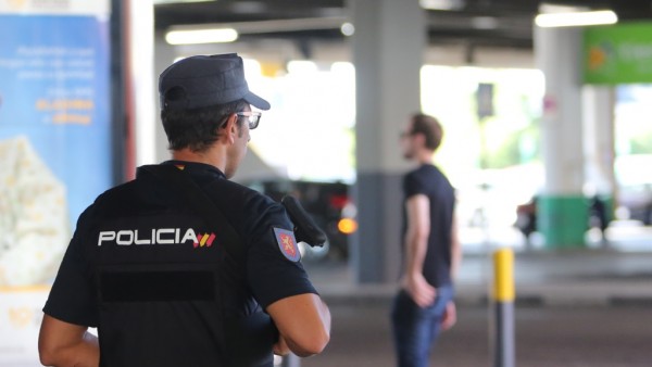 Recursos de Policía Nacional, agente, agentes, policía, policías. Recursos de Policía Nacional, agente, agentes, policía, policías.
