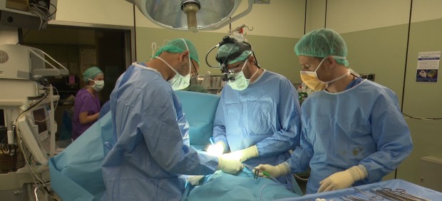 España e Italia realizan el primer trasplante renal cruzado internacional.