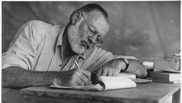 Ernest Hemingway, durante su estancia en Kenia. Ernest Hemingway, durante su estancia en Kenia.